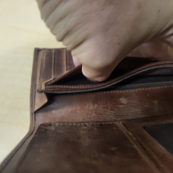 2x FOSSIL Leather Wallets - Picture 8 of 15